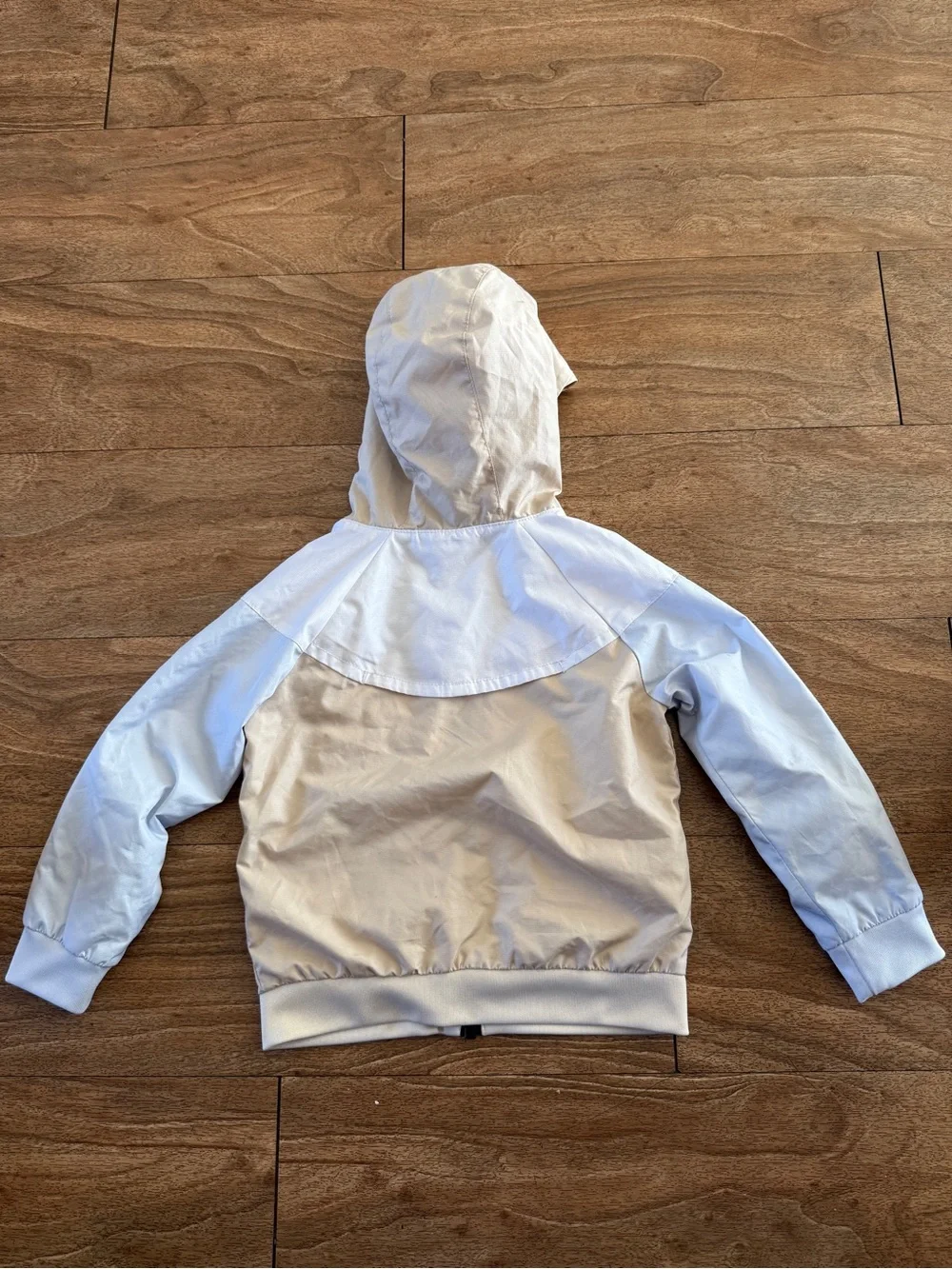 Nike White & Beige Lightweight Hooded Jacket with Black Logo